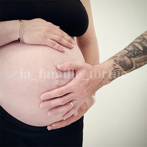 Ventre 9ème mois de grossesse 1 - La Famille Tortue